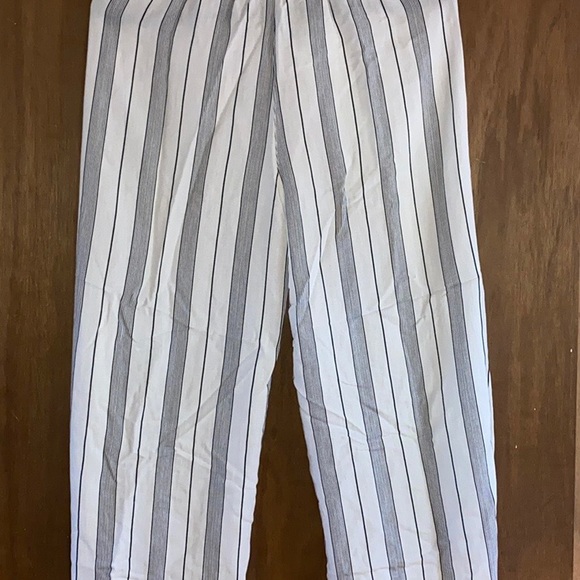 Tulip Pants - Picture 3 of 4